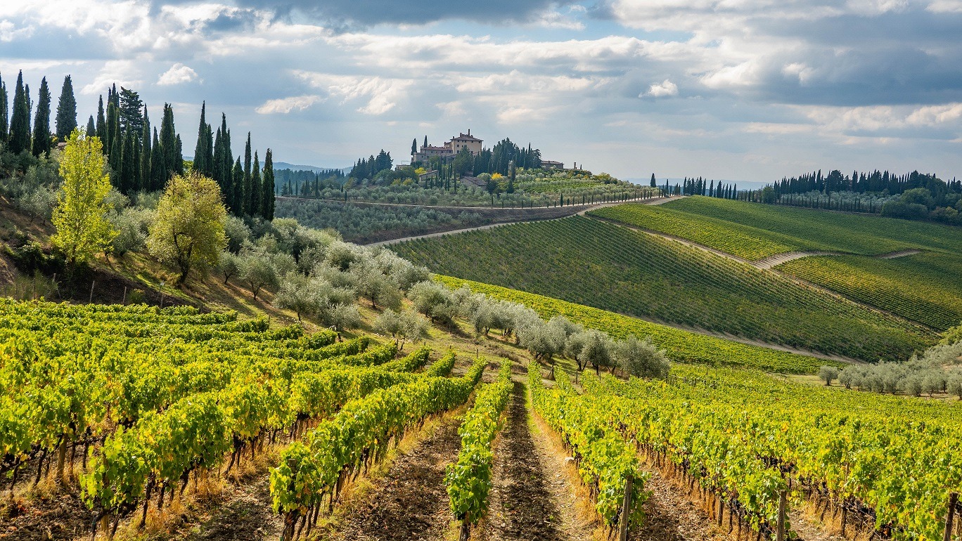 4 of the Most Scenic Drives Through Tuscany